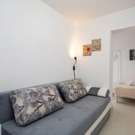 Knez With Terrace Makarska