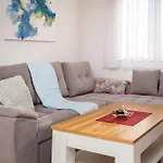 Knez With Terrace 마카르스카