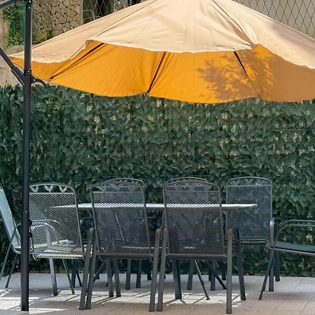 Knez With Terrace Makarska