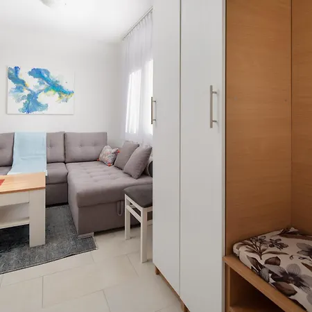 Knez With Terrace Apartman Makarska