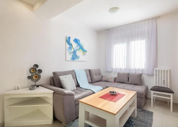 Knez With Terrace Apartament Makarska
